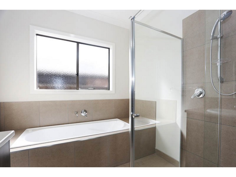 16 Opal Street, Melton South VIC 3338