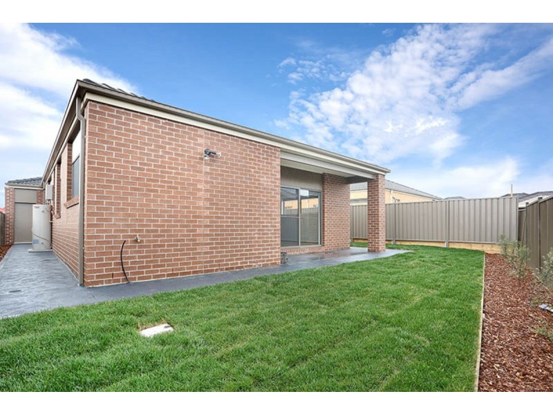 16 Opal Street, Melton South VIC 3338