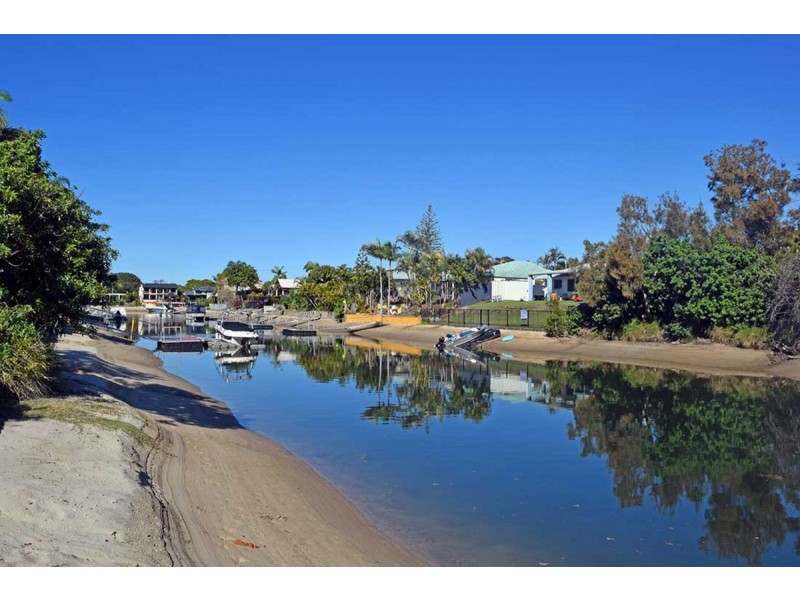 7 Summerland Key, Broadbeach Waters QLD 4218