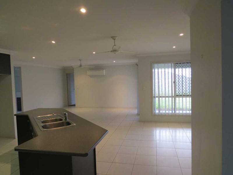 4 Courtney Street East, Rothwell QLD 4022