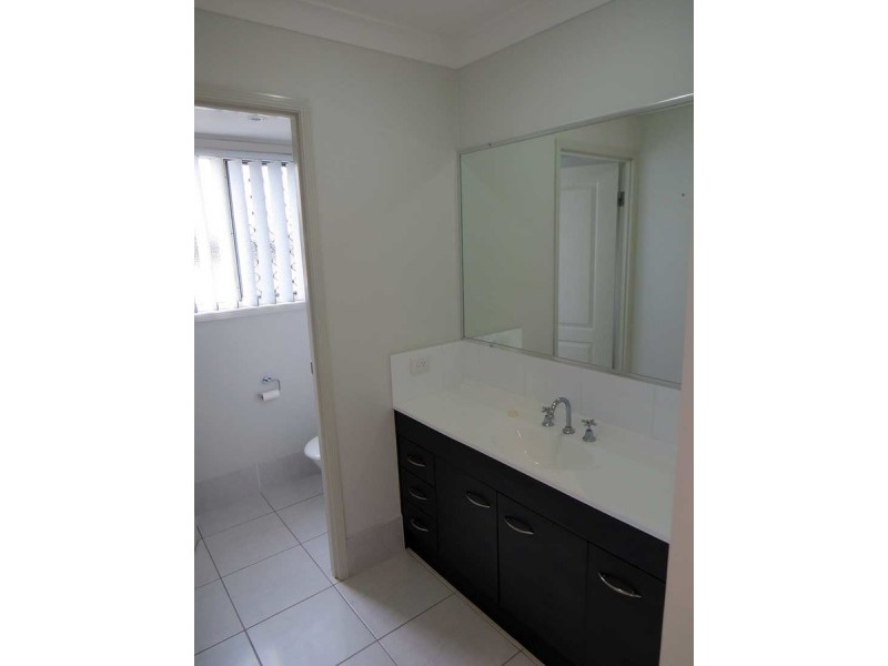 4 Courtney Street East, Rothwell QLD 4022