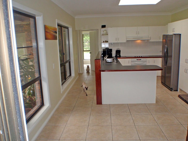32 Mooloolah Meadows Drive, Mooloolah Valley QLD 4553