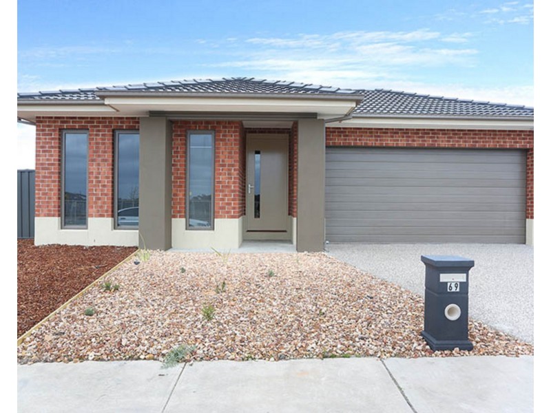 69 Horizon Boulevard, Greenvale VIC 3059