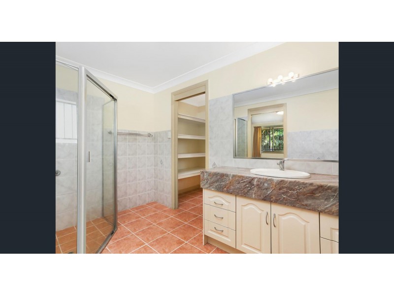 261 Winstanley Street, Carindale QLD 4152