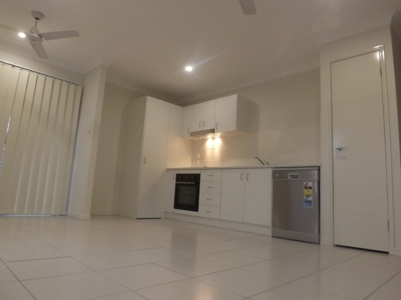 2/6 Melville Street, Brassall QLD 4305