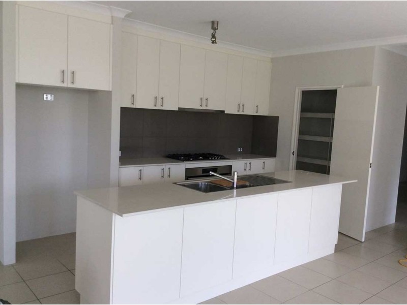 8 Kennerton Avenue, Landsdale WA 6065