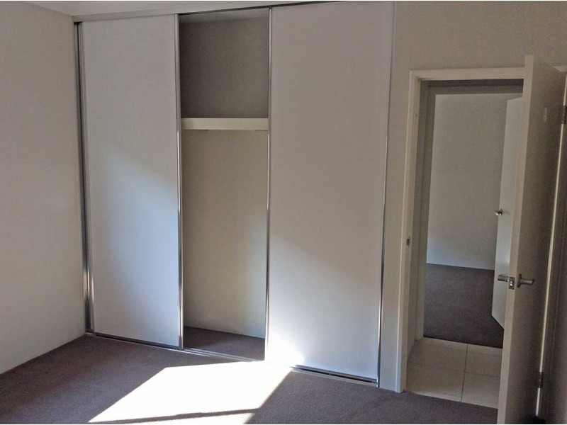 8 Kennerton Avenue, Landsdale WA 6065