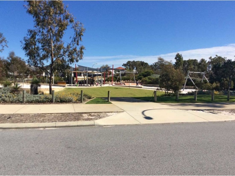 8 Kennerton Avenue, Landsdale WA 6065