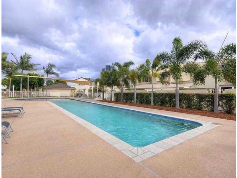 16/12 Promenade Avenue, Robina QLD 4226