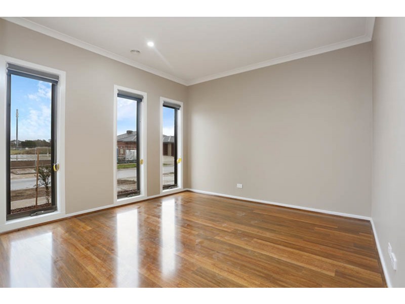 40 Primrose Crescent, Mickleham VIC 3064