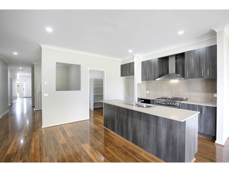 40 Primrose Crescent, Mickleham VIC 3064