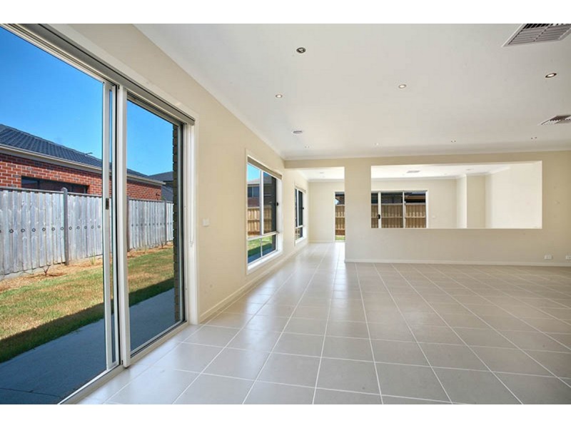 19 Davenport Drive, Williams Landing VIC 3027