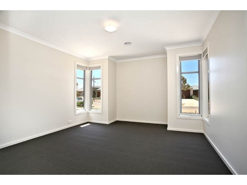 19 Davenport Drive, Williams Landing VIC 3027