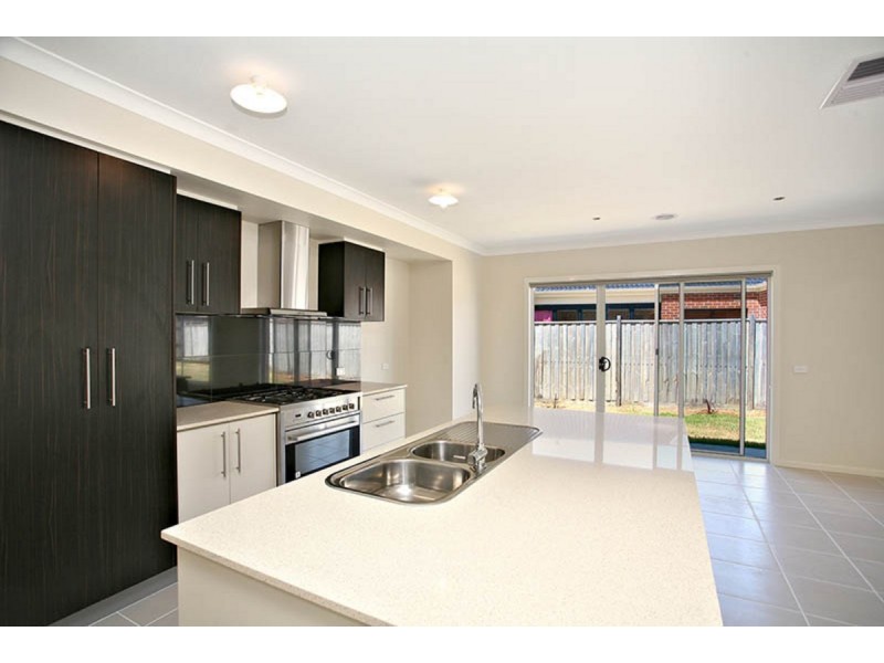 19 Davenport Drive, Williams Landing VIC 3027