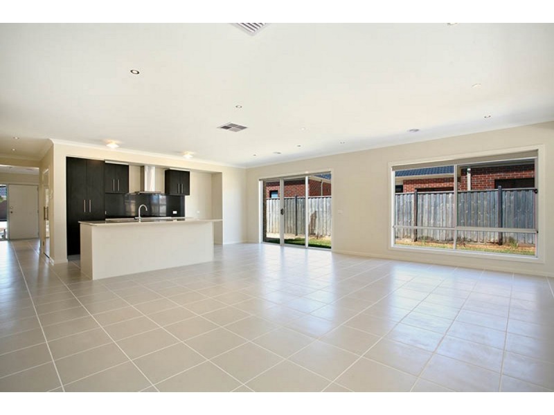19 Davenport Drive, Williams Landing VIC 3027