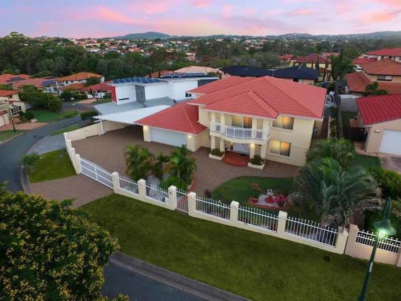 4 Arncliffe Close, Carindale QLD 4152