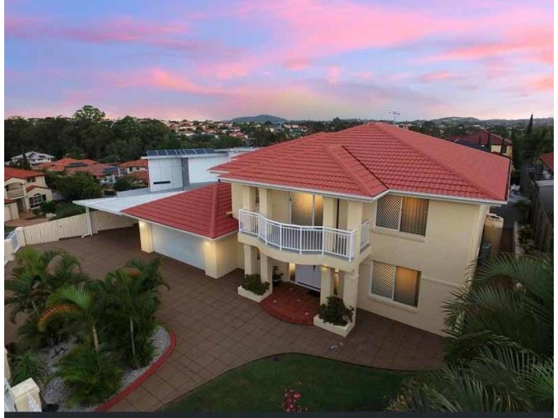 4 Arncliffe Close, Carindale QLD 4152