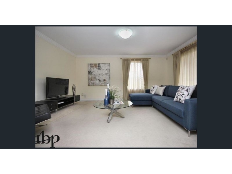 4 Arncliffe Close, Carindale QLD 4152