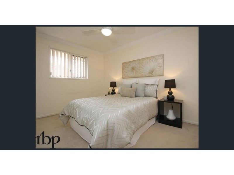 4 Arncliffe Close, Carindale QLD 4152