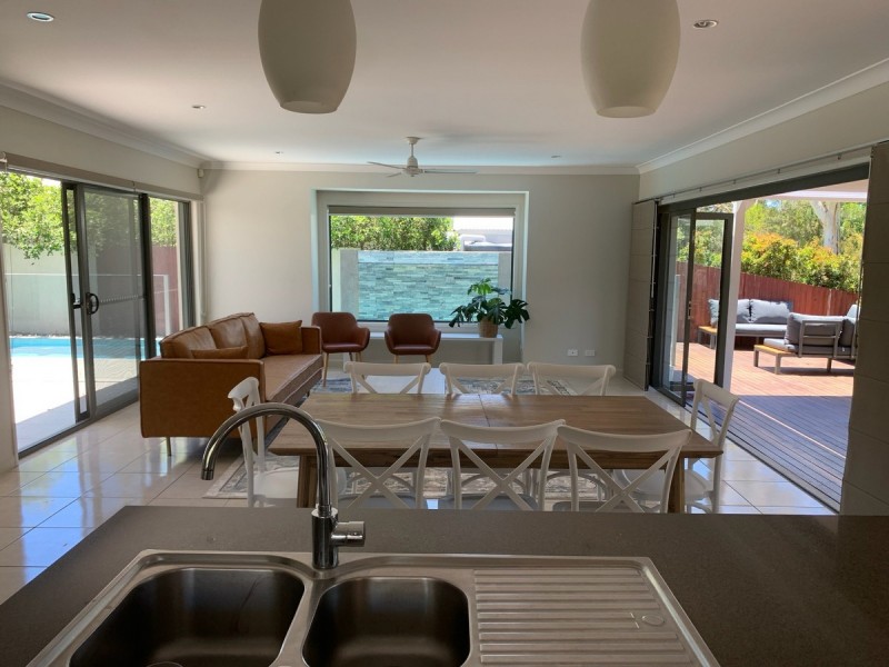 30 Selkirk Way, Peregian Springs QLD 4573