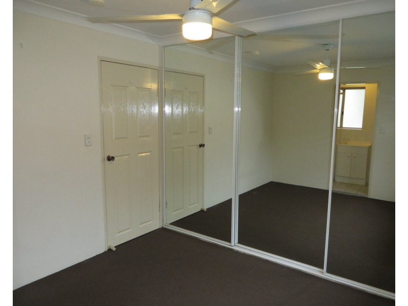 4/52 Crump Street, Holland Park West QLD 4121