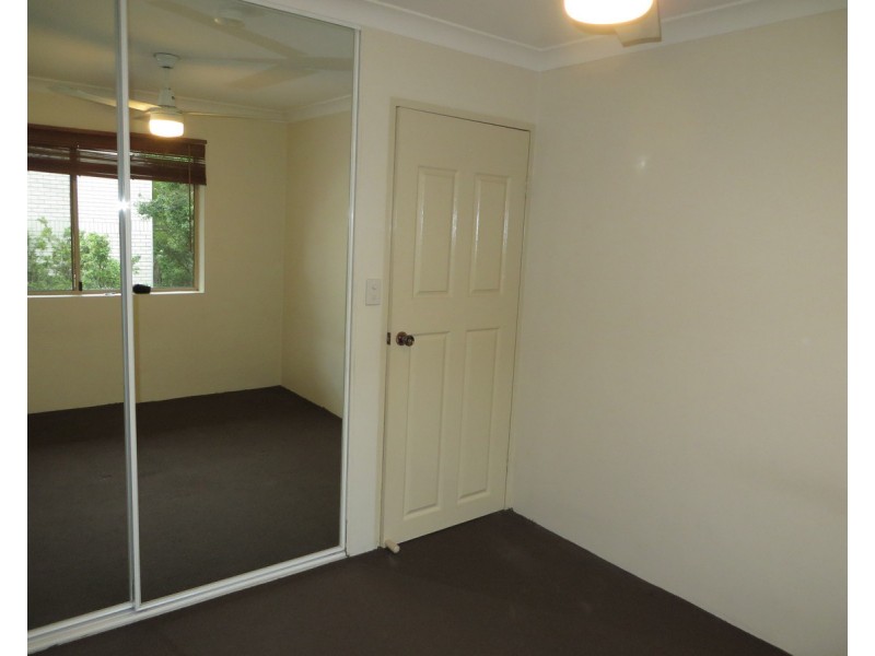 4/52 Crump Street, Holland Park West QLD 4121