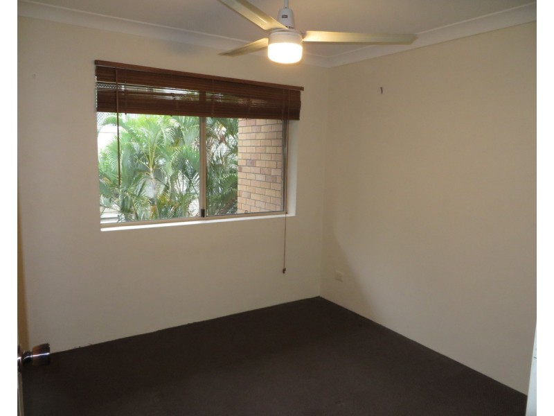 4/52 Crump Street, Holland Park West QLD 4121