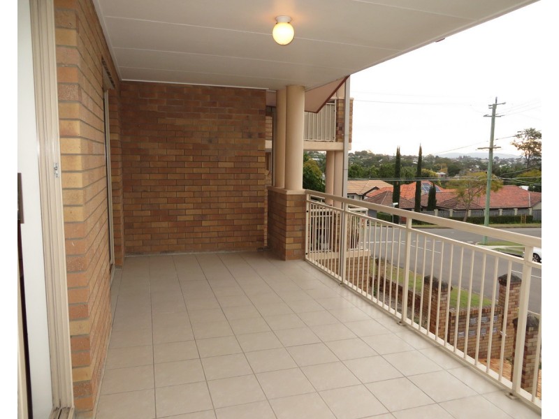 4/52 Crump Street, Holland Park West QLD 4121