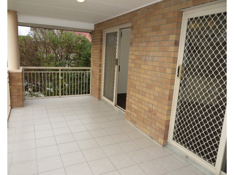 4/52 Crump Street, Holland Park West QLD 4121