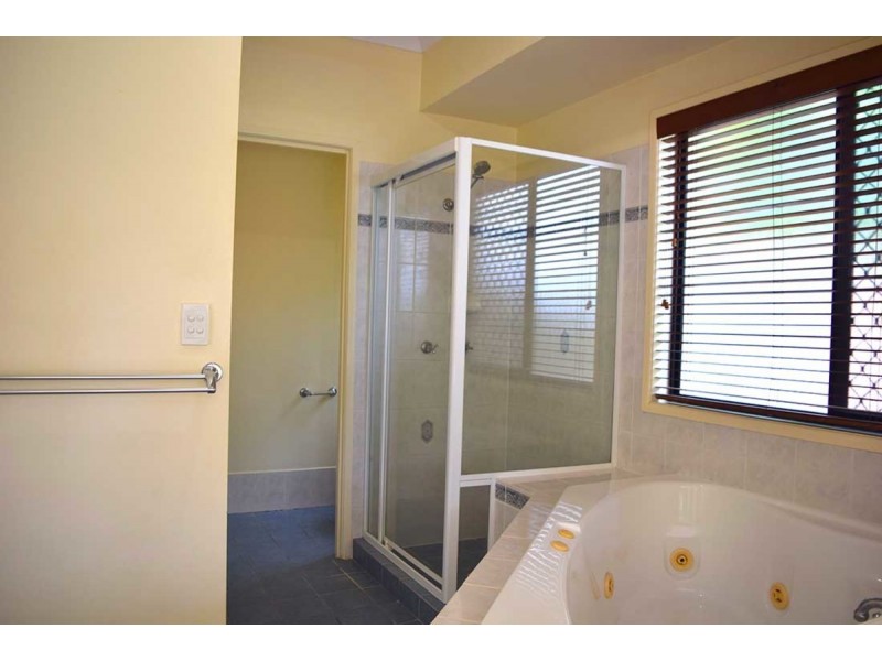 13 Hillridge Crescent, Varsity Lakes QLD 4227