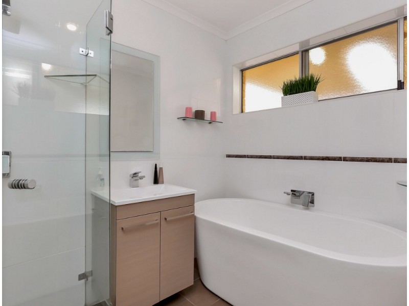 4 Niblick Street, Fairview Park SA 5126