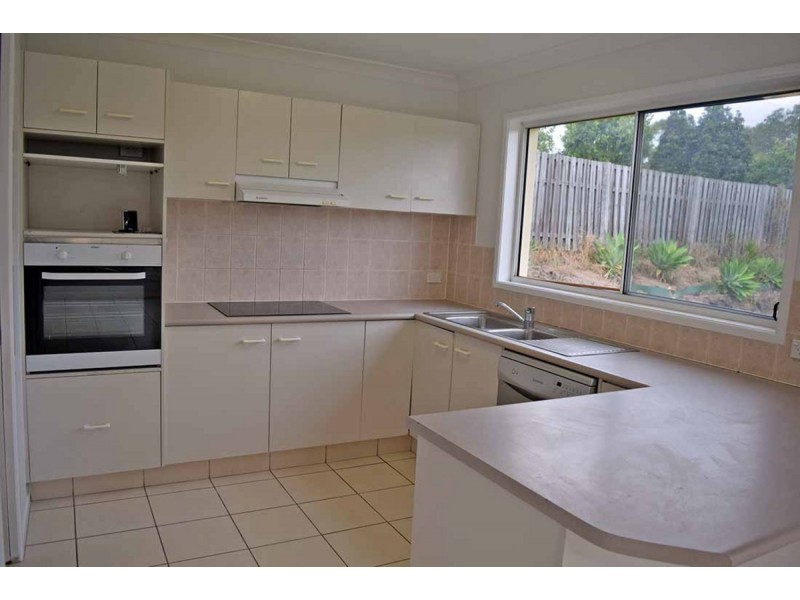 4 Queen Charlotte Court, Mudgeeraba QLD 4213