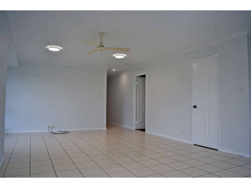 4 Queen Charlotte Court, Mudgeeraba QLD 4213