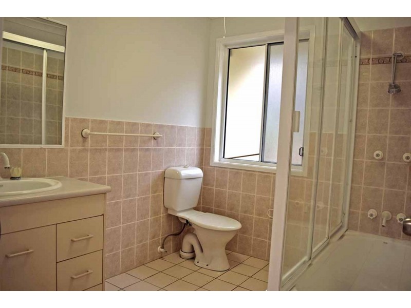 4 Queen Charlotte Court, Mudgeeraba QLD 4213