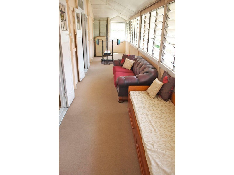 9 Ferndale Street, Annerley QLD 4103