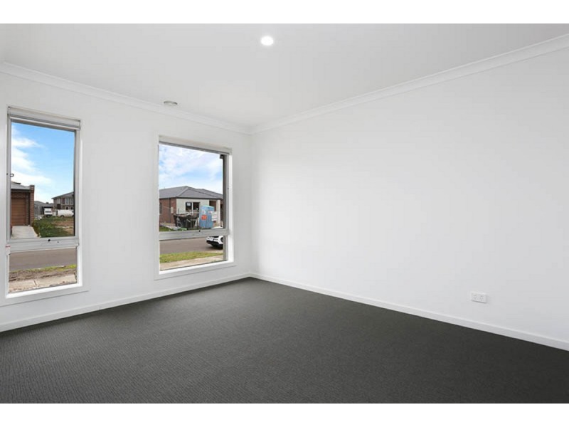 14 Allambee Street, Melton West VIC 3337