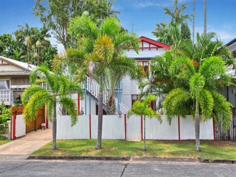 6 Shearer Avenue, Manunda QLD 4870
