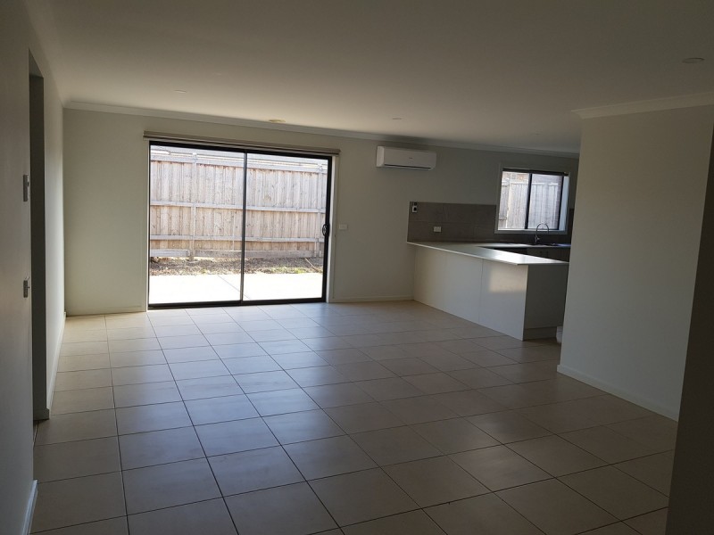 8 Aviation Drive, Diggers Rest VIC 3427