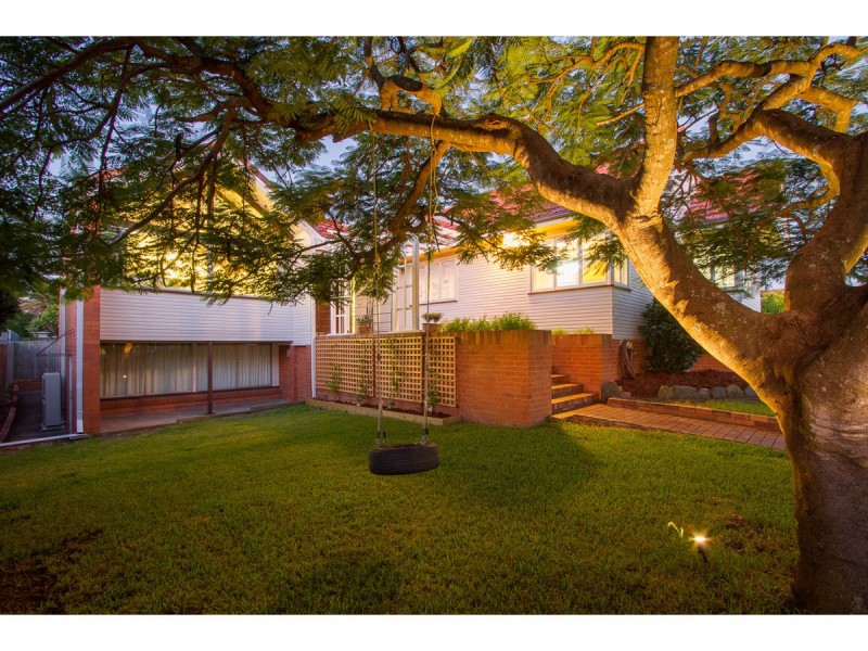 16 Bracken Street, Moorooka QLD 4105