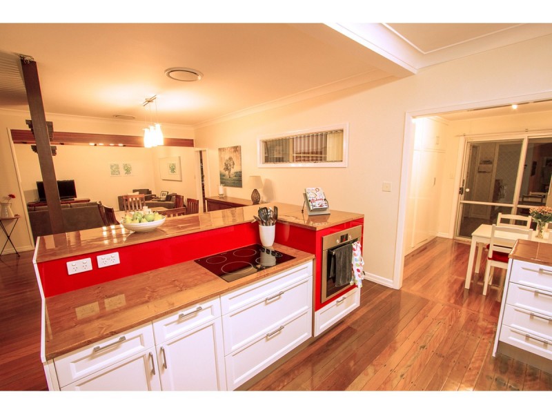 16 Bracken Street, Moorooka QLD 4105