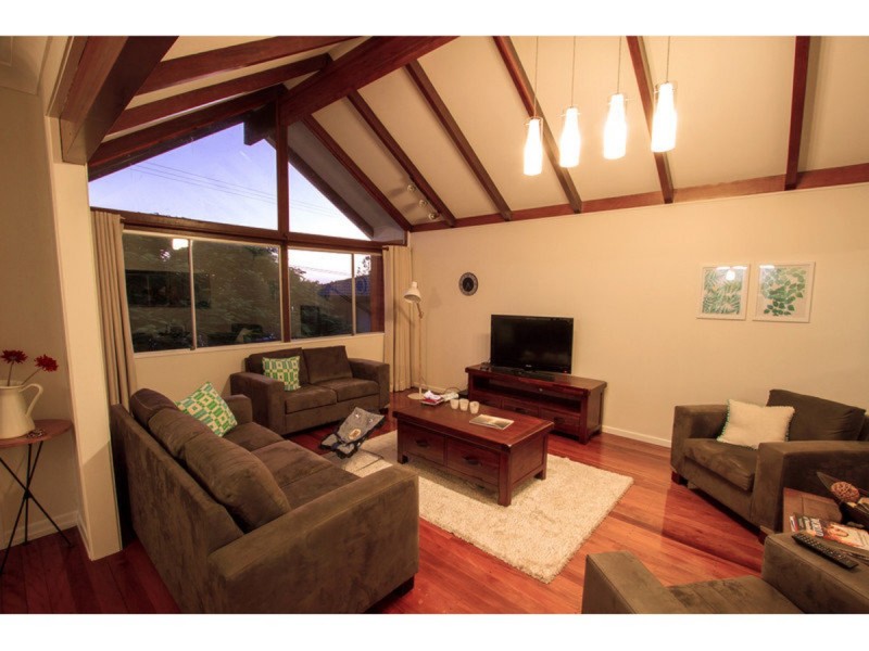 16 Bracken Street, Moorooka QLD 4105