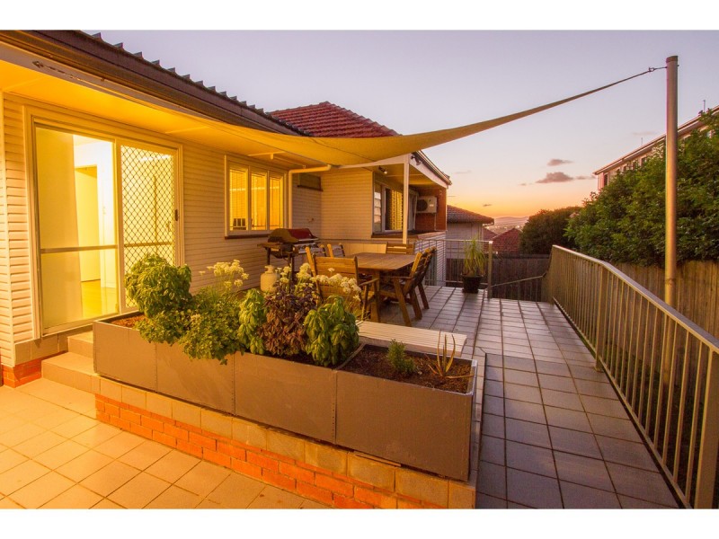 16 Bracken Street, Moorooka QLD 4105