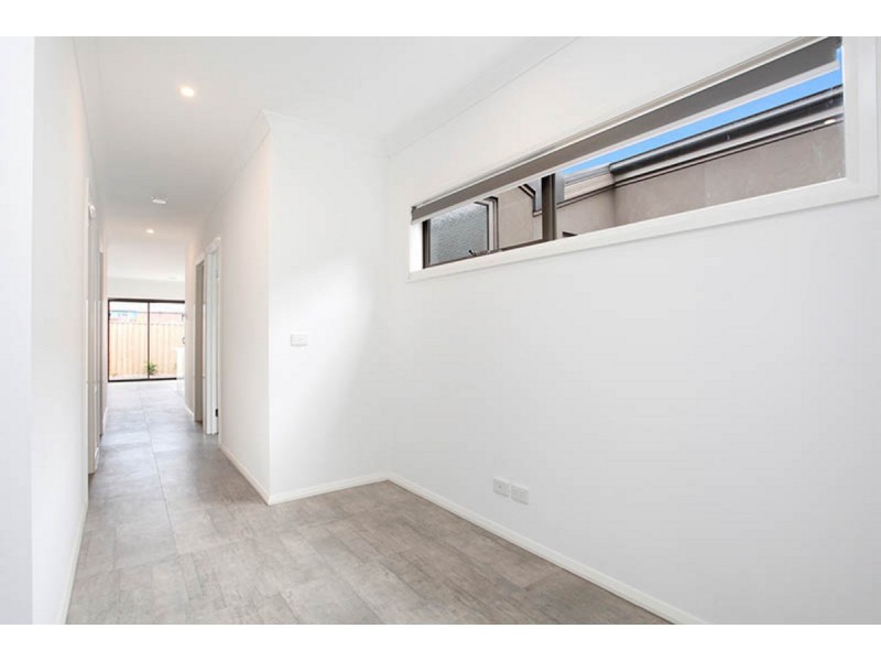 34 Mernoo Avenue, Clyde North VIC 3978