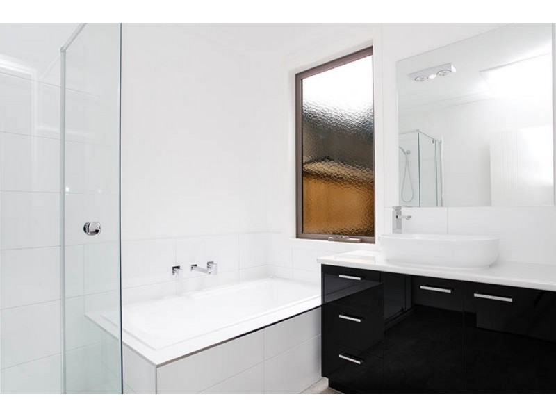 34 Mernoo Avenue, Clyde North VIC 3978