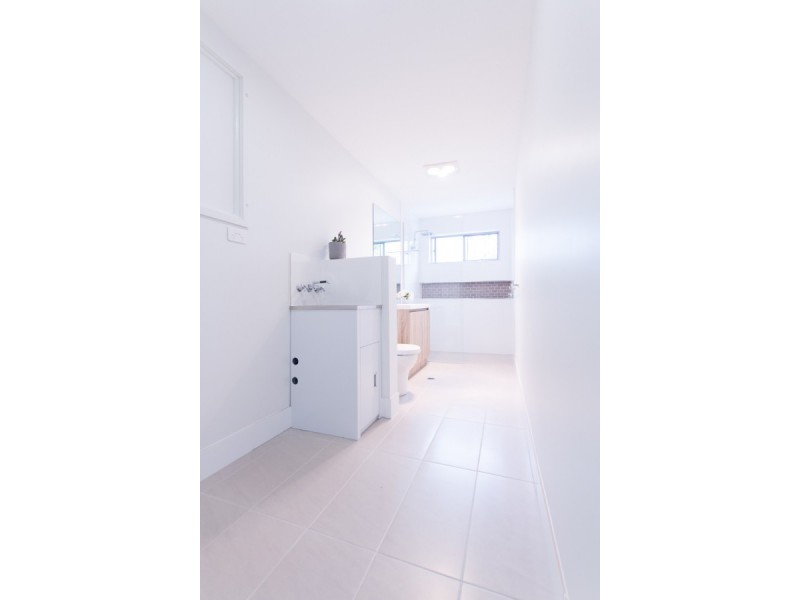 8 Wilkinson Crescent, Currumbin Waters QLD 4223