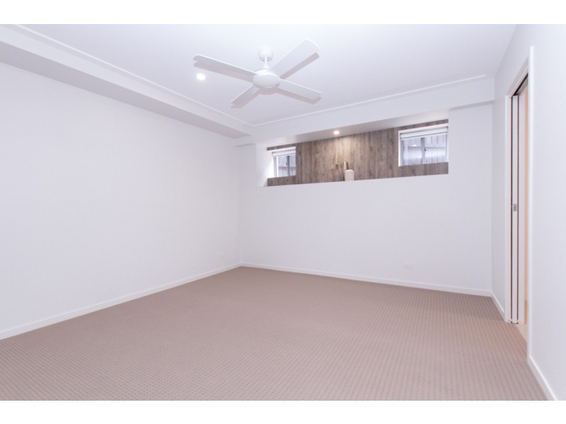 8 Wilkinson Crescent, Currumbin Waters QLD 4223