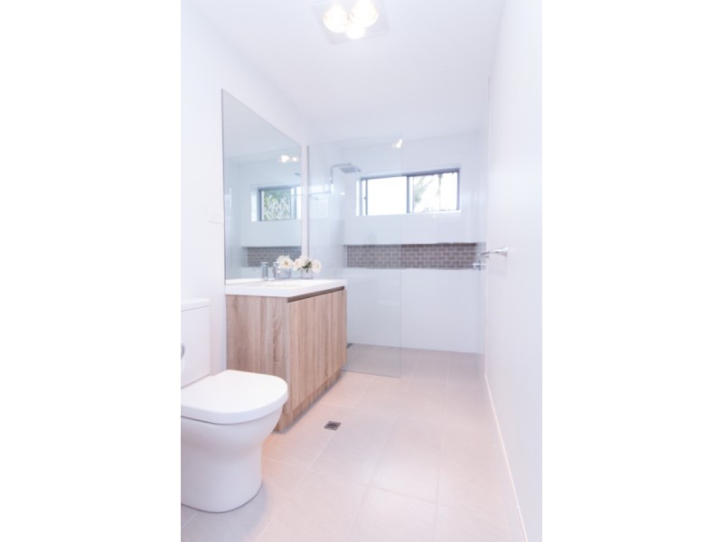 8 Wilkinson Crescent, Currumbin Waters QLD 4223