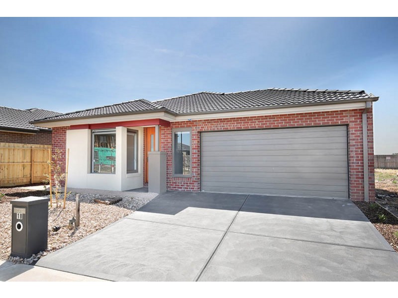18 Melanda Drive, Melton South VIC 3338