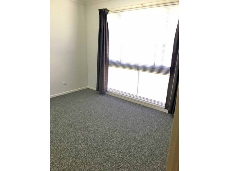 18 Westmoreland Boulevard, Springwood QLD 4127