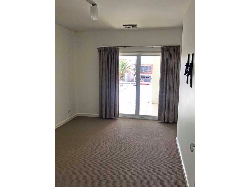 3/8 West Beach Road, West Beach SA 5024